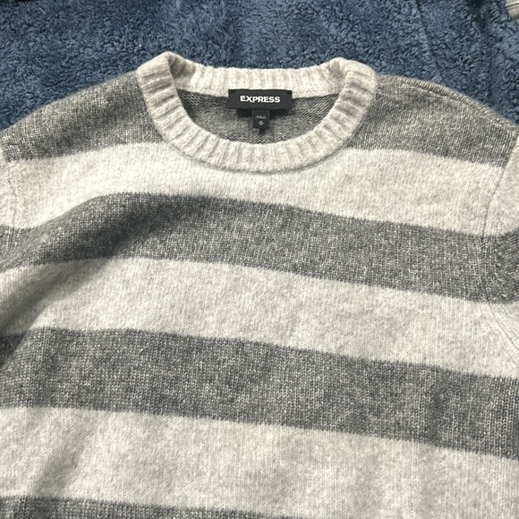 Express sweater - Picture 4 of 4